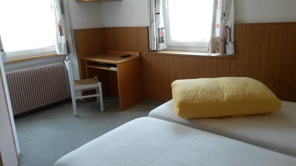 Hotel Raetia Tiefencastel Buitenkant foto