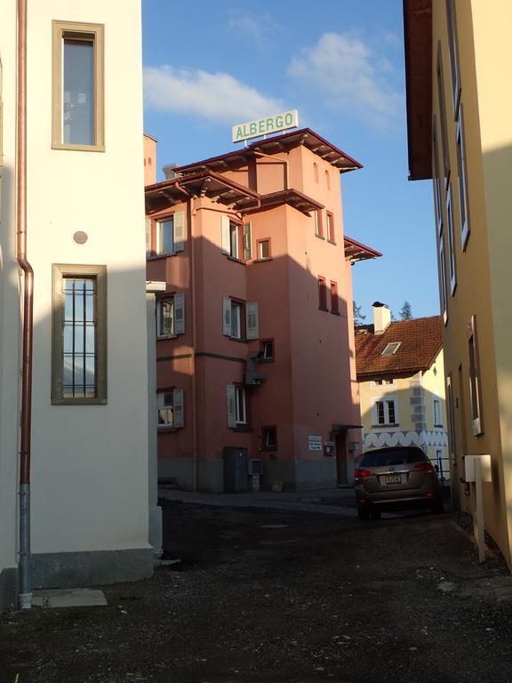 Hotel Raetia Tiefencastel Buitenkant foto